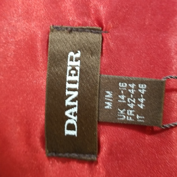 Danier size medium leather jacket rich red womens NEW appears never worn. - Picture 12 of 16